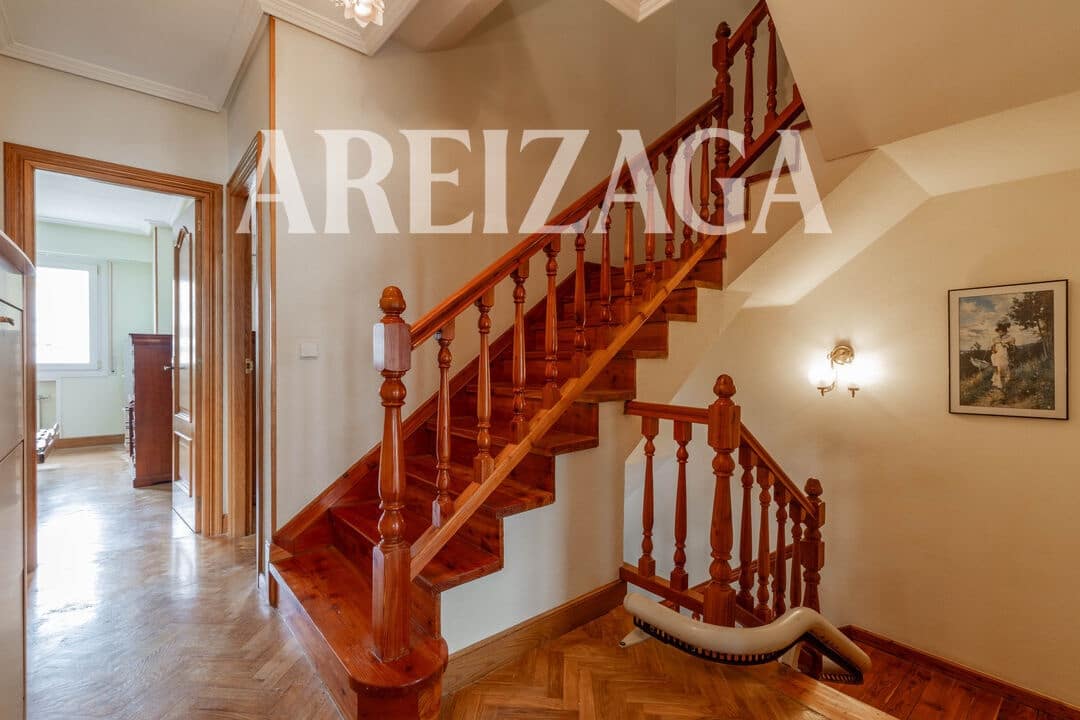 4 bedroom Townhouse for sale in Donostia-San Sebastian with pool - € 1,540,000 (Ref: 10008020)