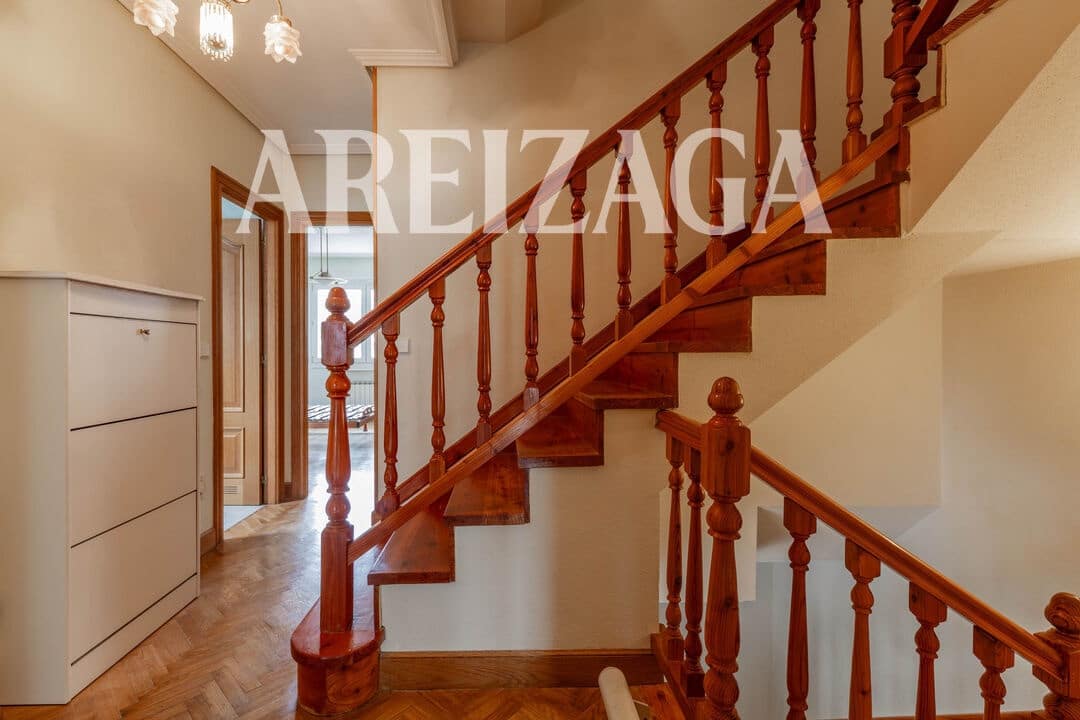 4 bedroom Townhouse for sale in Donostia-San Sebastian with pool - € 1,540,000 (Ref: 10008020)