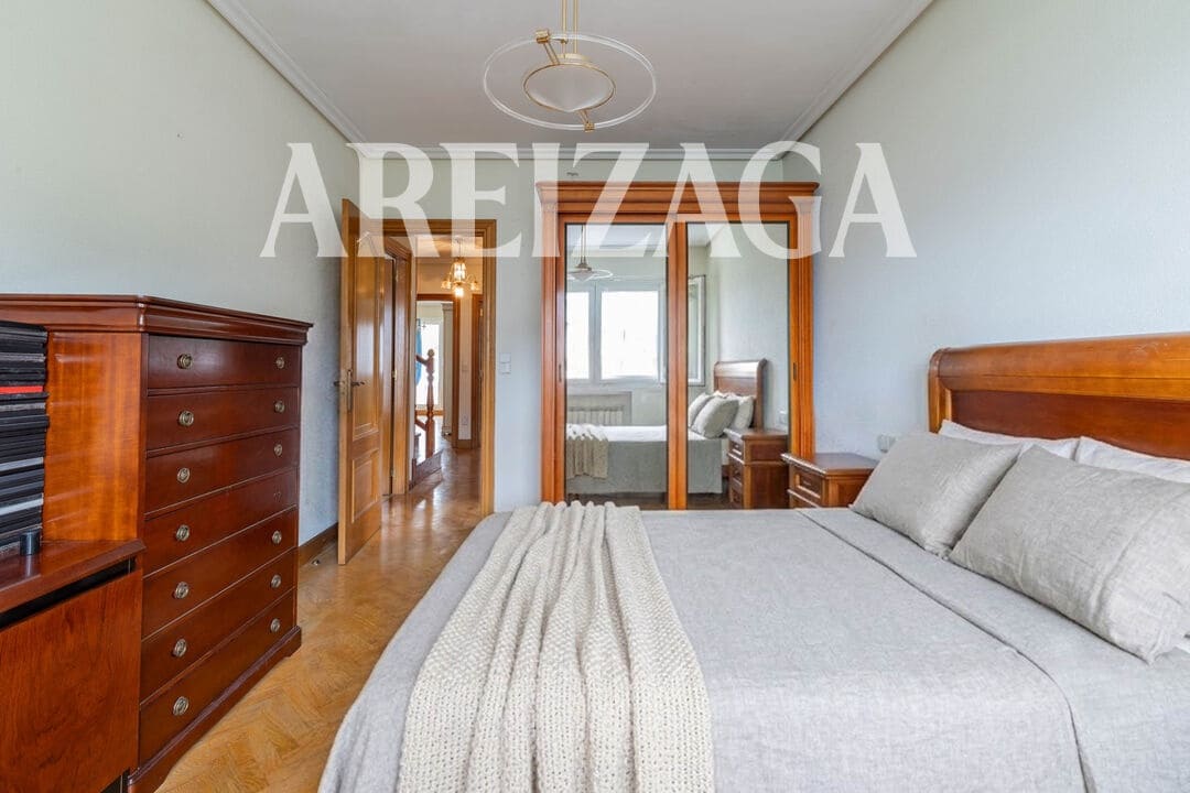 4 bedroom Townhouse for sale in Donostia-San Sebastian with pool - € 1,540,000 (Ref: 10008020)
