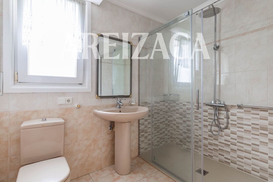 4 bedroom Townhouse for sale in Donostia-San Sebastian with pool - € 1,540,000 (Ref: 10008020)