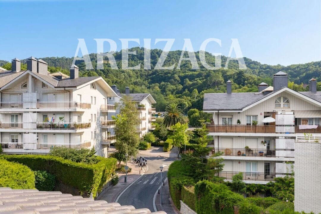 4 bedroom Townhouse for sale in Donostia-San Sebastian with pool - € 1,540,000 (Ref: 10008020)