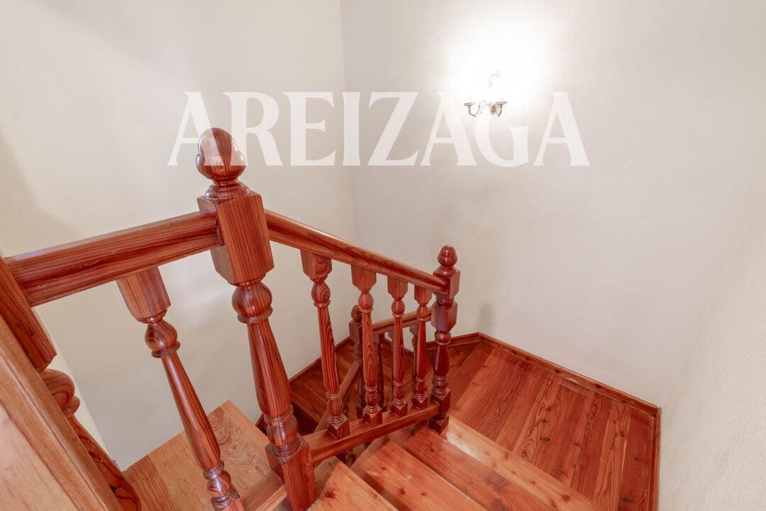 4 bedroom Townhouse for sale in Donostia-San Sebastian with pool - € 1,540,000 (Ref: 10008020)