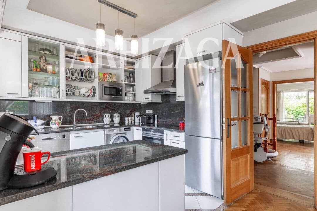 4 bedroom Townhouse for sale in Donostia-San Sebastian with pool - € 1,540,000 (Ref: 10008020)