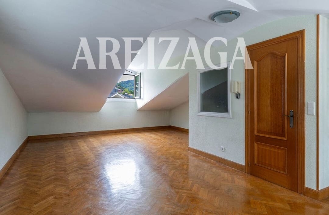 4 bedroom Townhouse for sale in Donostia-San Sebastian with pool - € 1,540,000 (Ref: 10008020)