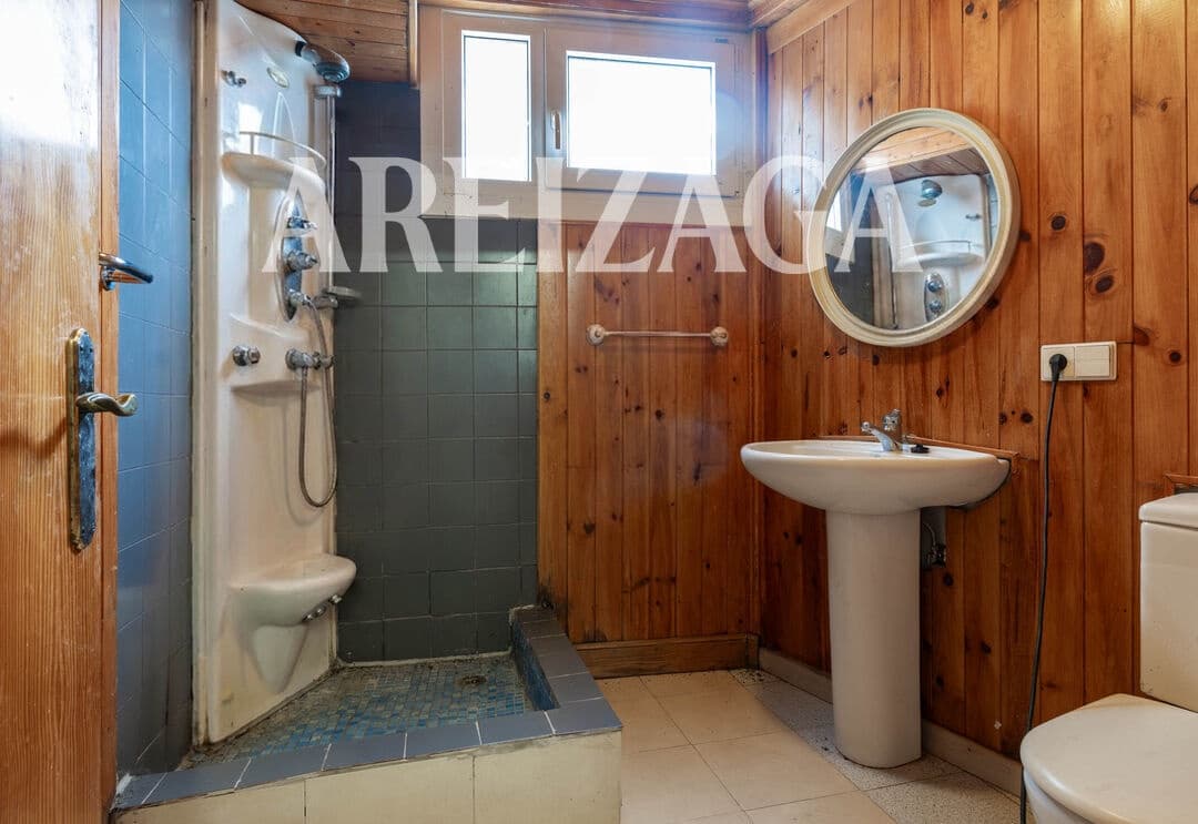 4 bedroom Townhouse for sale in Donostia-San Sebastian with pool - € 1,540,000 (Ref: 10008020)