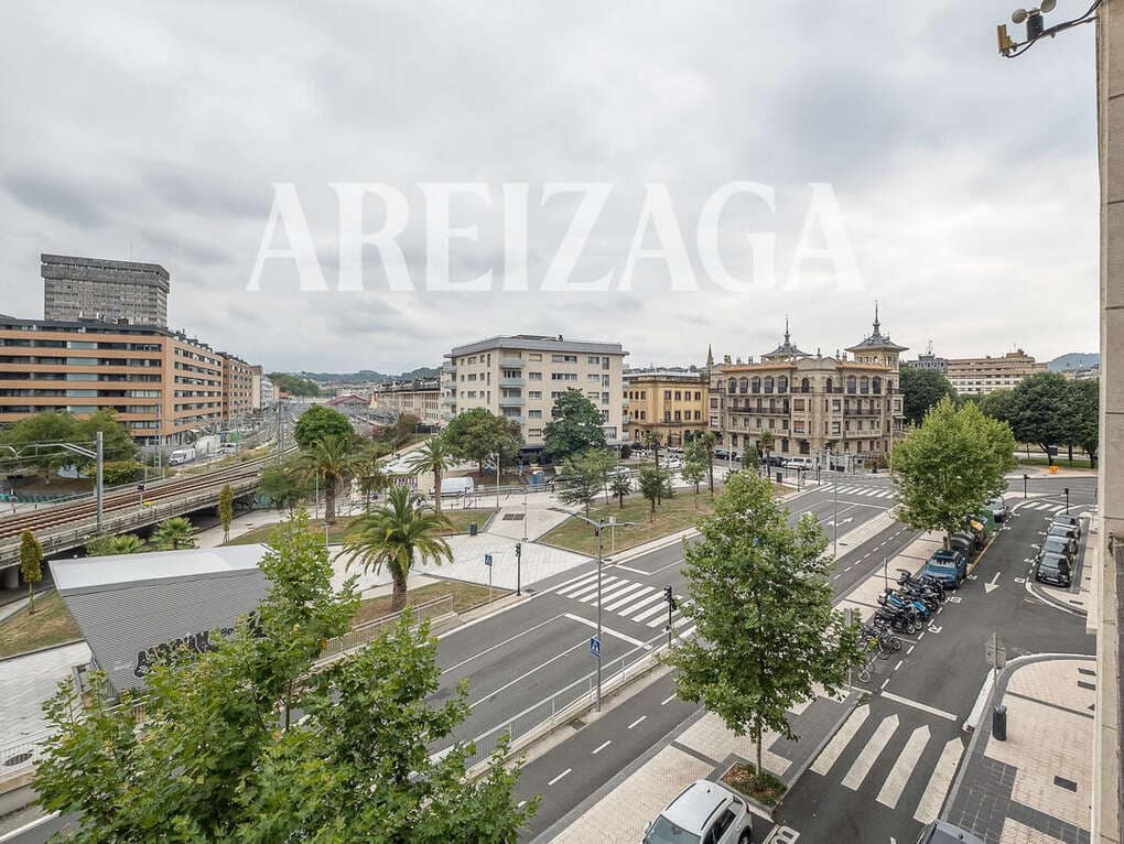 4 soveværelse Lejlighed til salg i Donostia-San Sebastian - € 950.000 (Ref: 10048236)