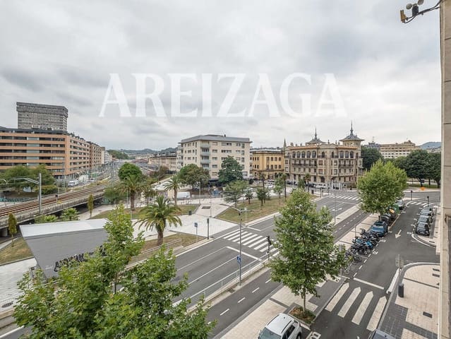 4 soveværelse Lejlighed til salg i Donostia-San Sebastián - € 950.000 (Ref: 10048236)