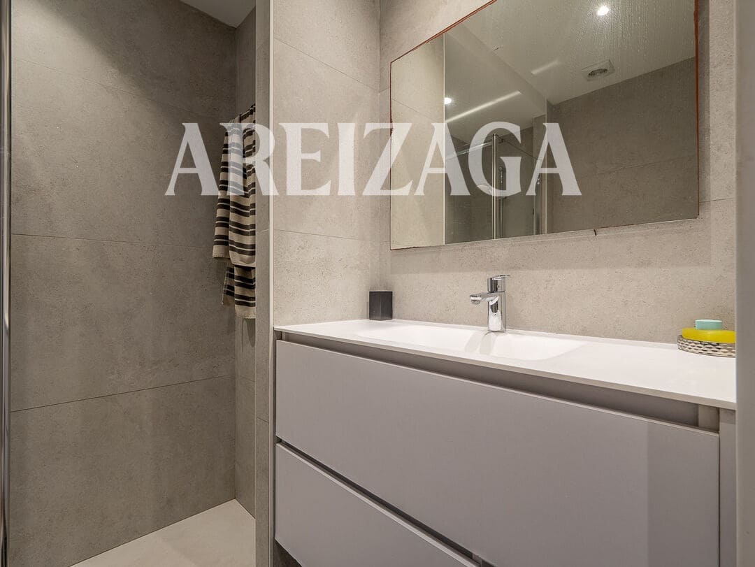 4 soveværelse Lejlighed til salg i Donostia-San Sebastian - € 950.000 (Ref: 10048236)