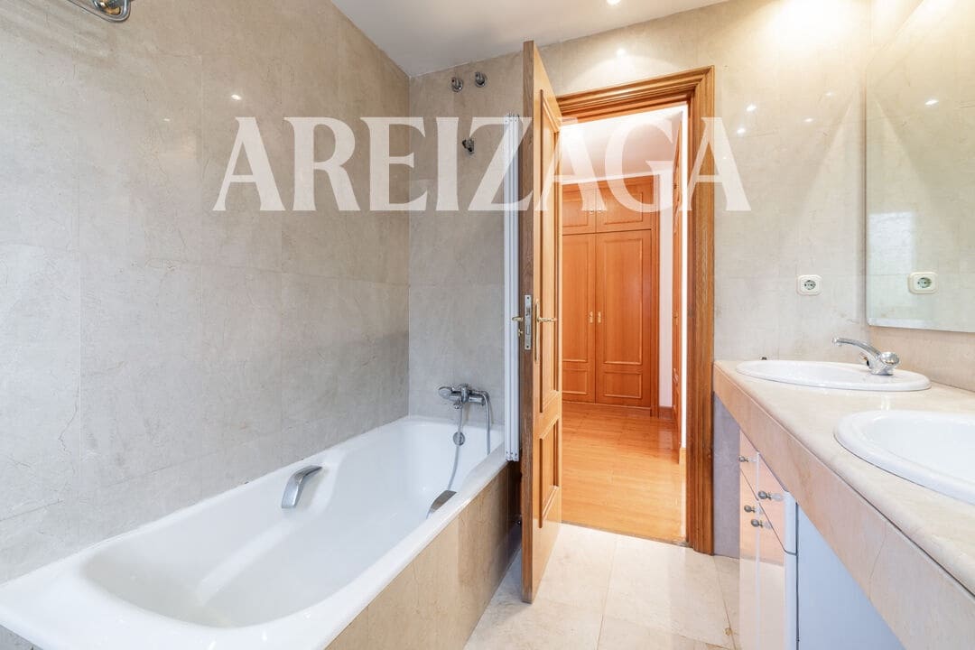5 quarto Apartamento para venda em Donostia-San Sebastian com piscina garagem - 1 250 000 € (Ref: 10088731)