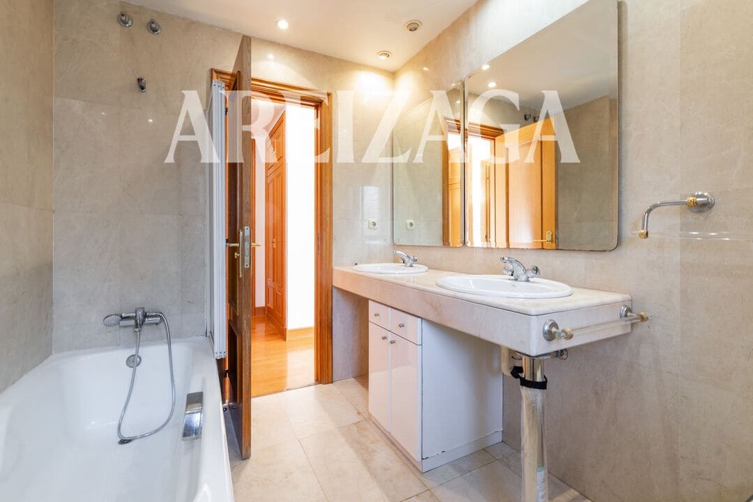5 quarto Apartamento para venda em Donostia-San Sebastian com piscina garagem - 1 250 000 € (Ref: 10088731)