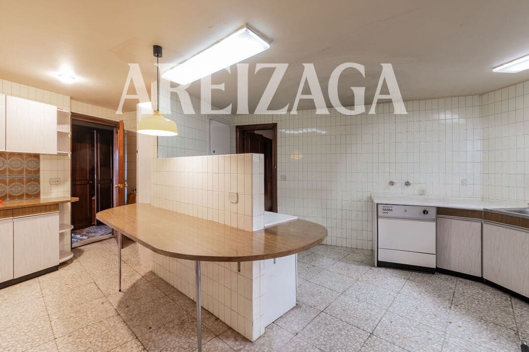 Piso de 5 habitaciones en Donostia-San Sebastián en venta con garaje - 1.350.000 € (Ref: 10093829)
