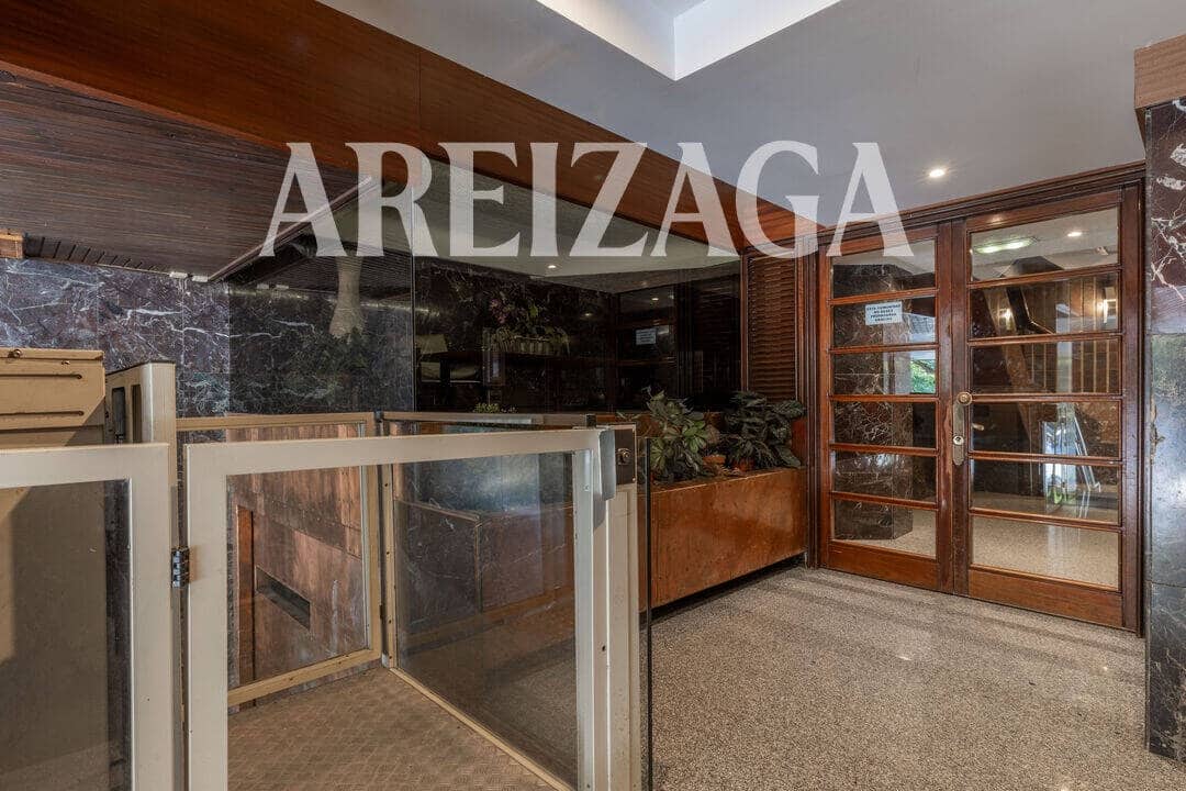 Piso de 5 habitaciones en Donostia-San Sebastián en venta con garaje - 1.350.000 € (Ref: 10093829)