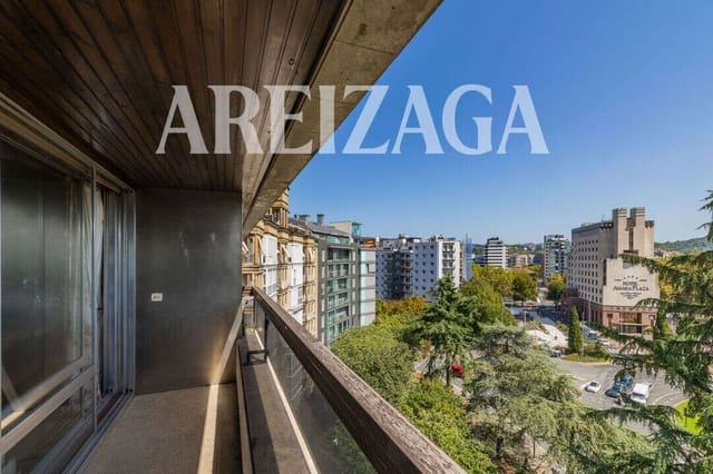 Piso de 5 habitaciones en Donostia-San Sebastián en venta con garaje - 1.350.000 € (Ref: 10093829)