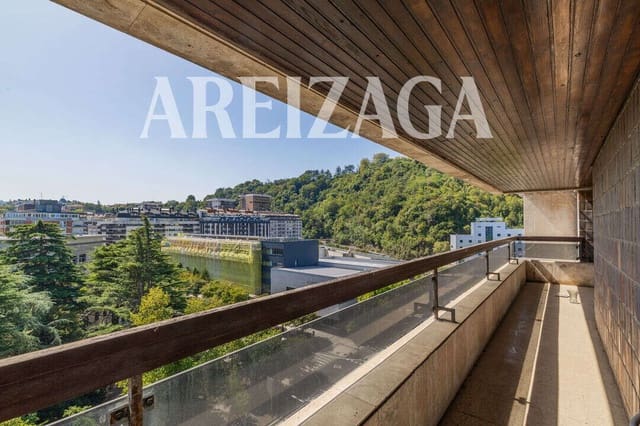 Piso de 5 habitaciones en Donostia-San Sebastián en venta con garaje - 1.350.000 € (Ref: 10093829)