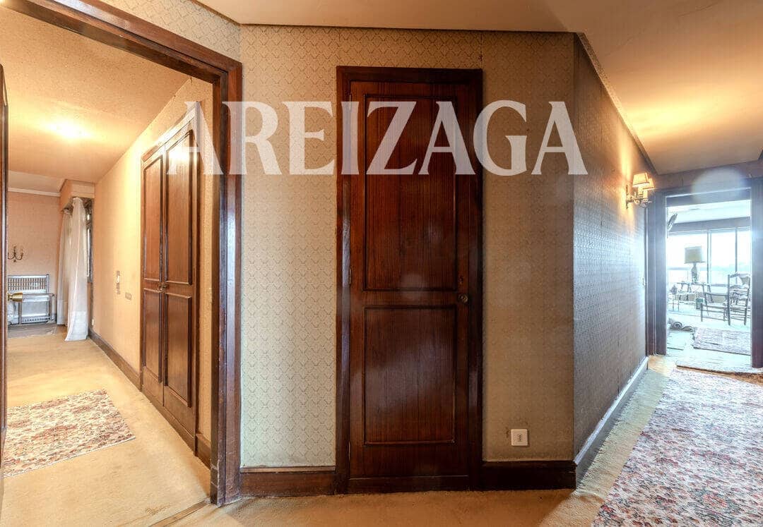 Piso de 5 habitaciones en Donostia-San Sebastián en venta con garaje - 1.350.000 € (Ref: 10093829)