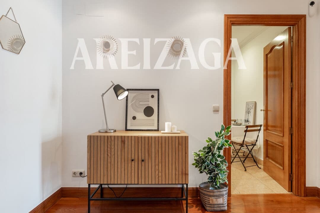 4 bedroom Flat for sale in Donostia-San Sebastian - € 960,000 (Ref: 10120907)