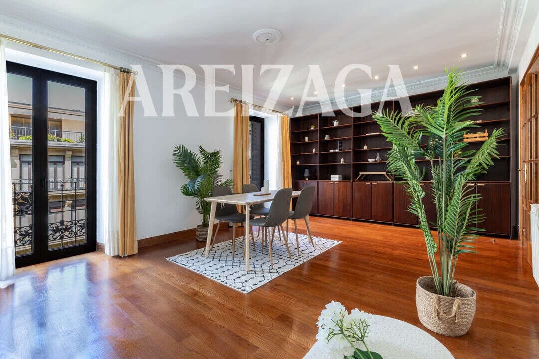 4 bedroom Flat for sale in Donostia-San Sebastian - € 960,000 (Ref: 10120907)