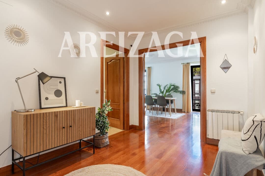 4 bedroom Flat for sale in Donostia-San Sebastian - € 960,000 (Ref: 10120907)