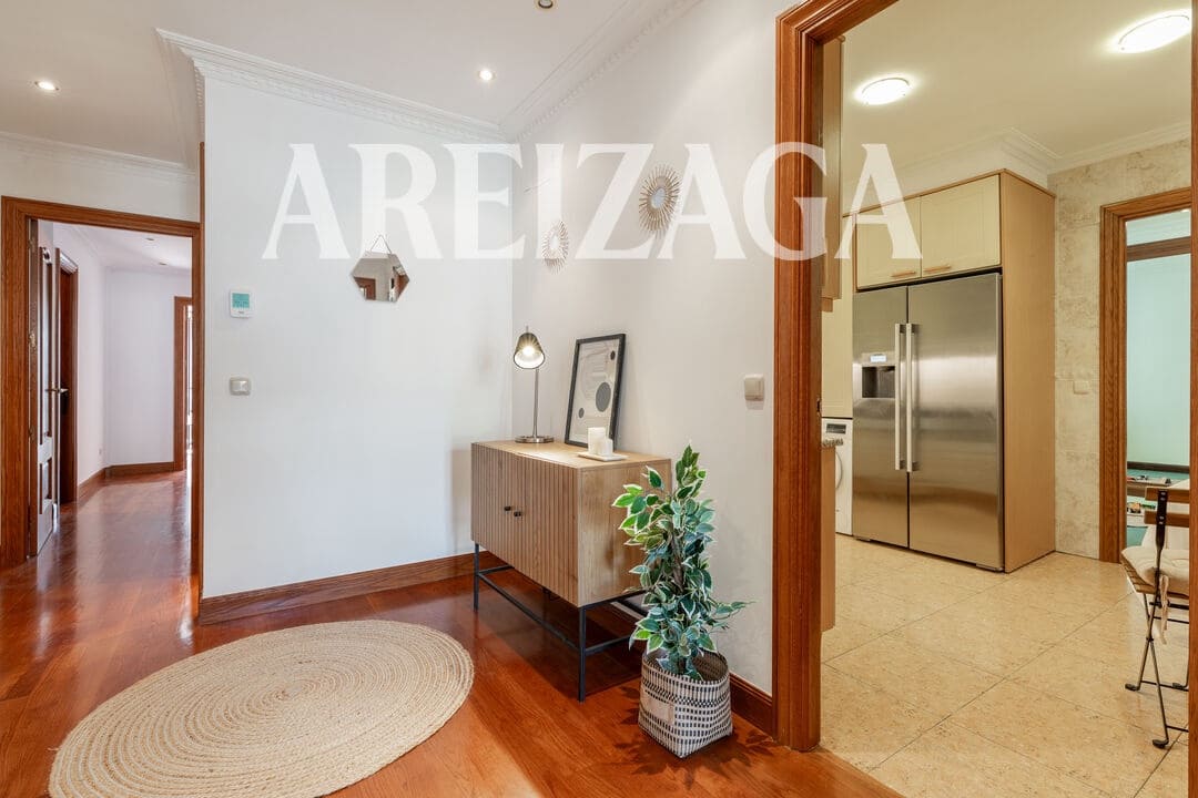 4 bedroom Flat for sale in Donostia-San Sebastian - € 960,000 (Ref: 10120907)