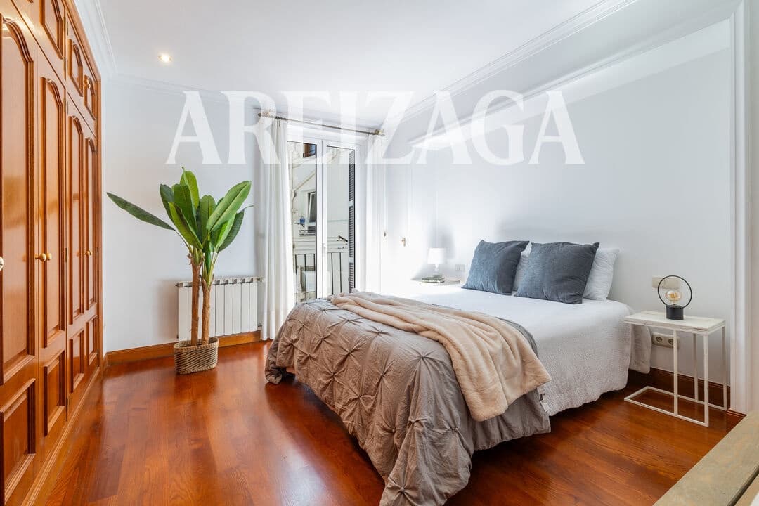 4 bedroom Flat for sale in Donostia-San Sebastian - € 960,000 (Ref: 10120907)