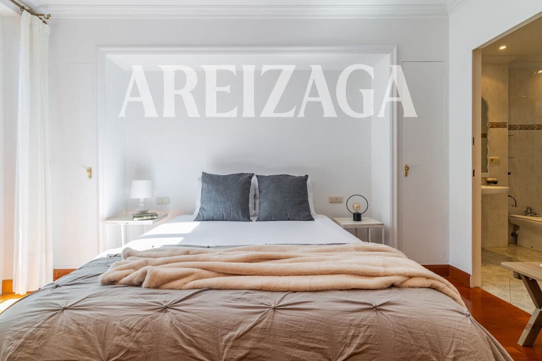 4 bedroom Flat for sale in Donostia-San Sebastian - € 960,000 (Ref: 10120907)