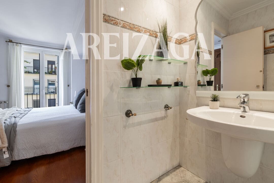 4 bedroom Flat for sale in Donostia-San Sebastian - € 960,000 (Ref: 10120907)