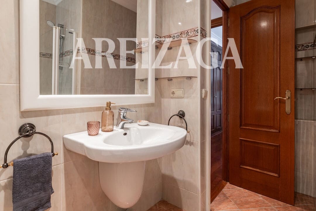 4 bedroom Flat for sale in Donostia-San Sebastian - € 960,000 (Ref: 10120907)