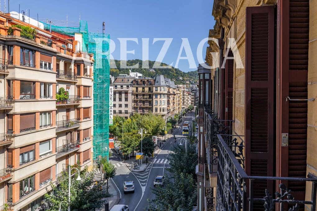 4 bedroom Flat for sale in Donostia-San Sebastian - € 960,000 (Ref: 10120907)