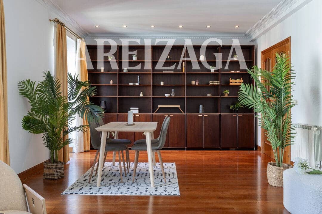4 bedroom Flat for sale in Donostia-San Sebastian - € 960,000 (Ref: 10120907)