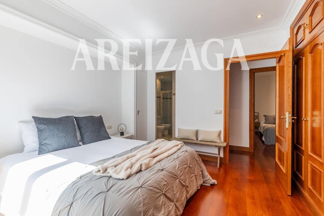 4 bedroom Flat for sale in Donostia-San Sebastian - € 960,000 (Ref: 10120907)