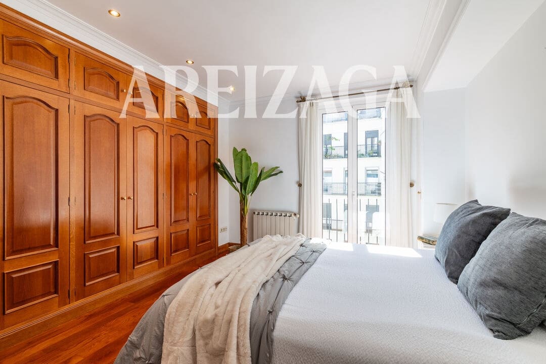 4 bedroom Flat for sale in Donostia-San Sebastian - € 960,000 (Ref: 10120907)