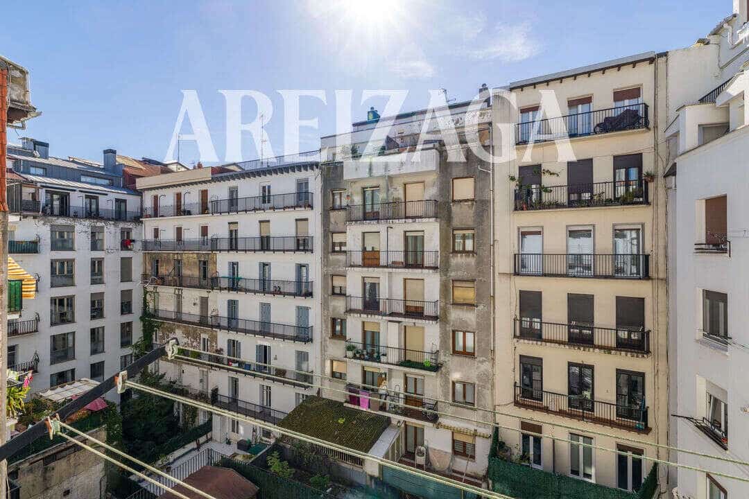 4 bedroom Flat for sale in Donostia-San Sebastian - € 960,000 (Ref: 10120907)