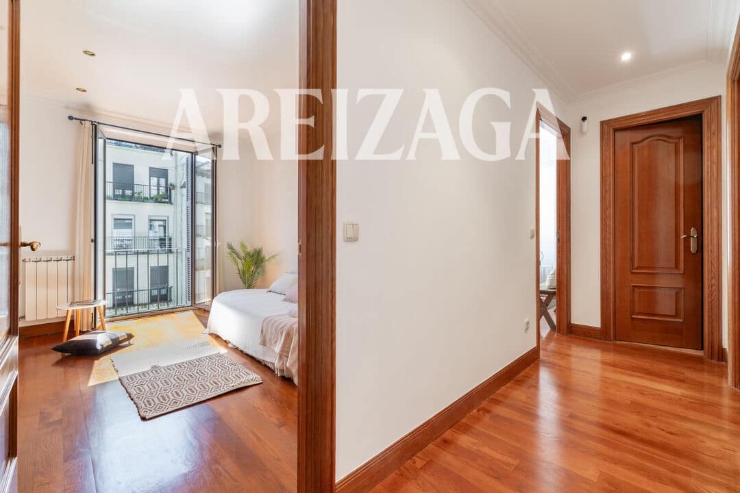 4 bedroom Flat for sale in Donostia-San Sebastian - € 960,000 (Ref: 10120907)