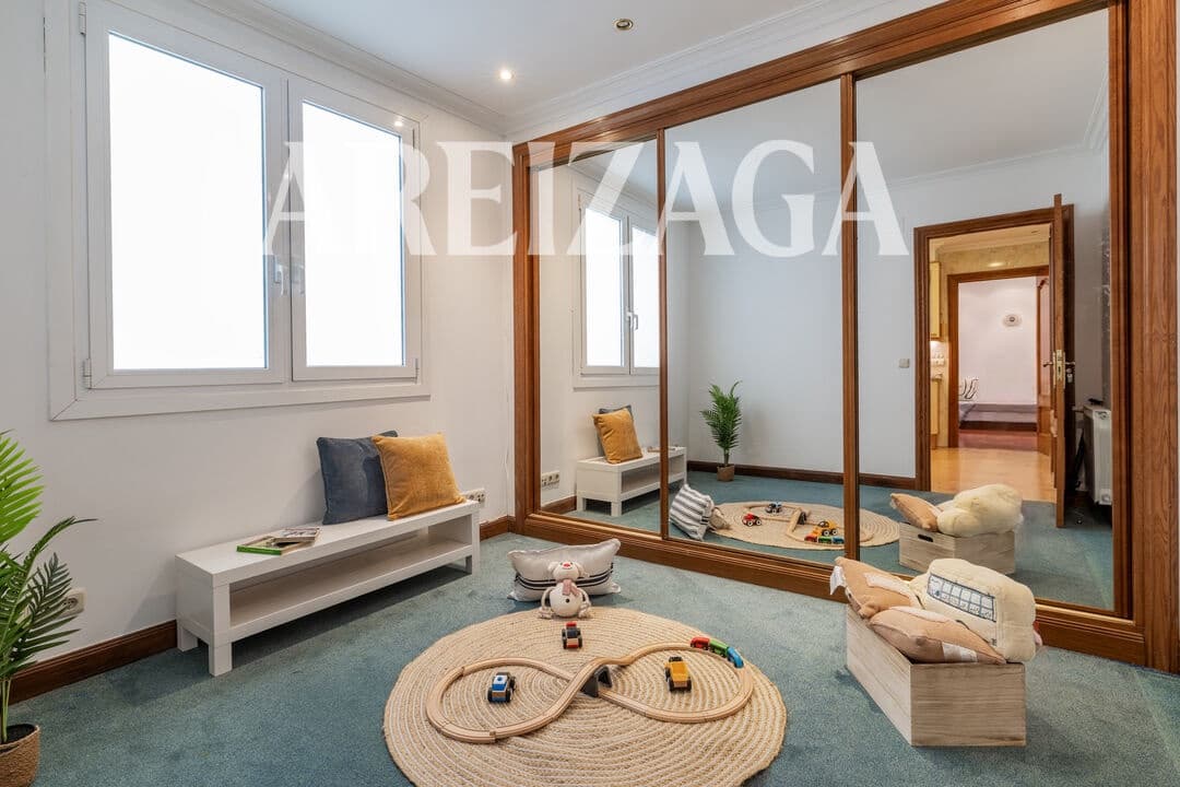 4 bedroom Flat for sale in Donostia-San Sebastian - € 960,000 (Ref: 10120907)