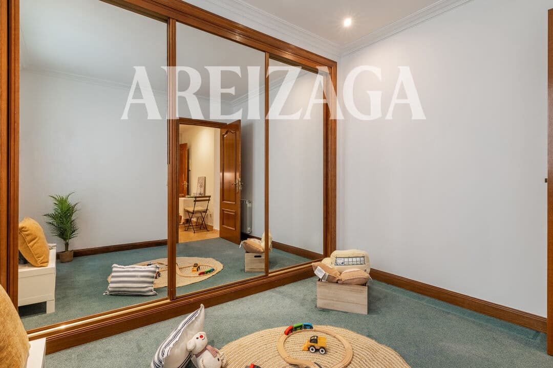4 bedroom Flat for sale in Donostia-San Sebastian - € 960,000 (Ref: 10120907)