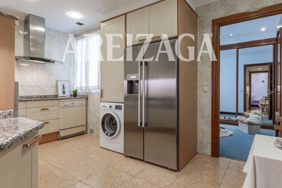 4 bedroom Flat for sale in Donostia-San Sebastian - € 960,000 (Ref: 10120907)
