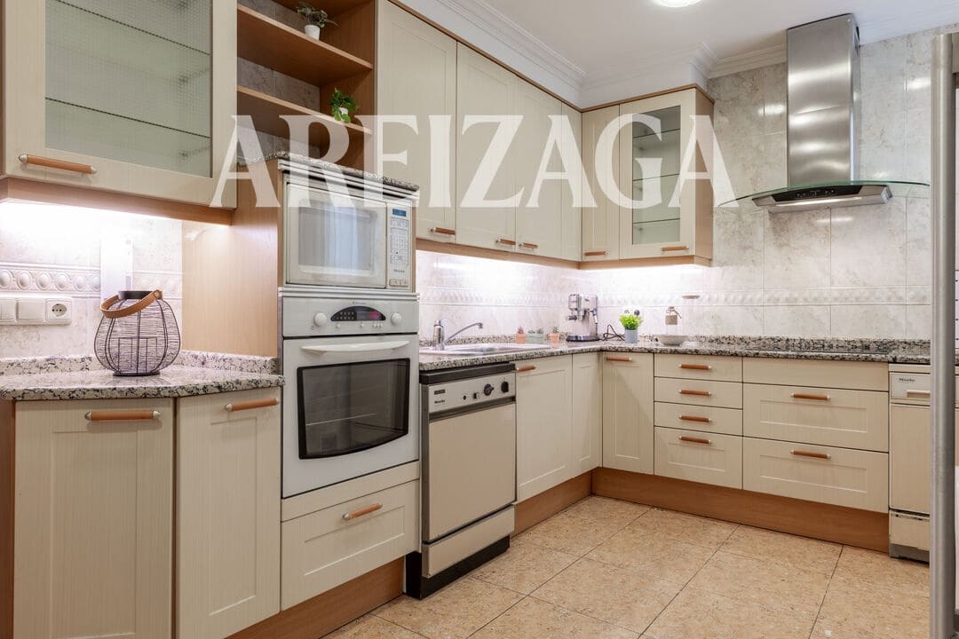 4 bedroom Flat for sale in Donostia-San Sebastian - € 960,000 (Ref: 10120907)