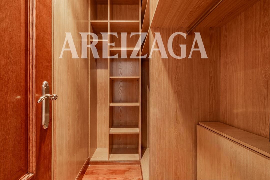 4 bedroom Flat for sale in Donostia-San Sebastian - € 960,000 (Ref: 10120907)