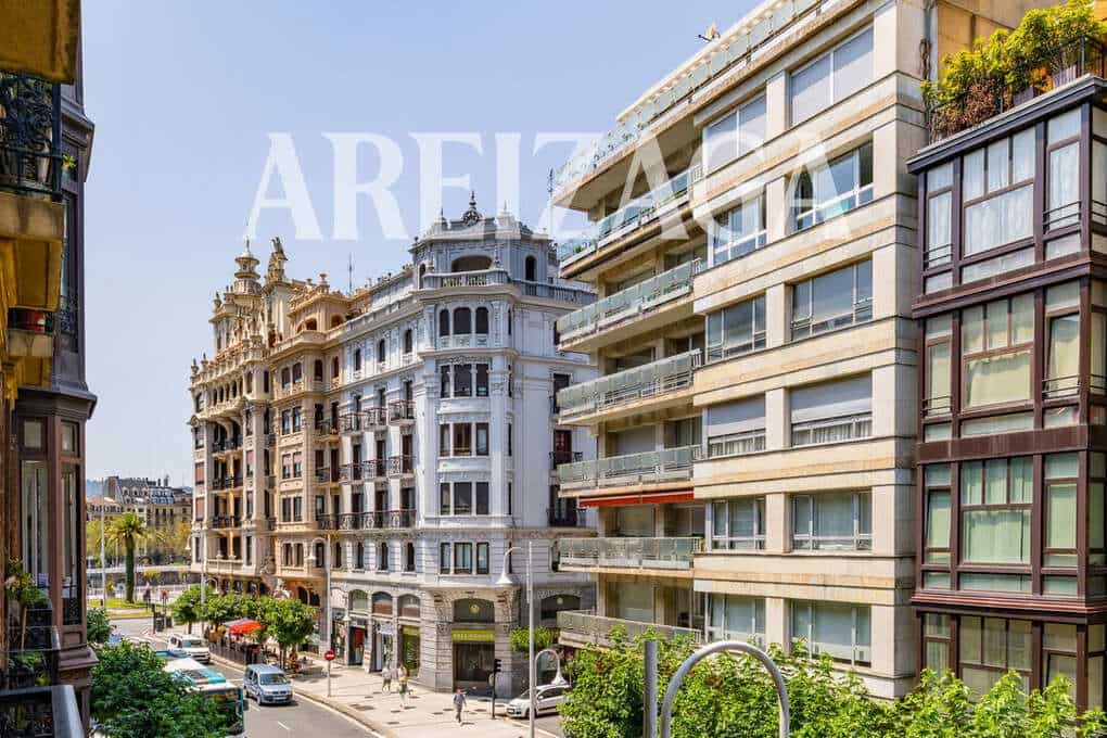 4 bedroom Flat for sale in Donostia-San Sebastian - € 960,000 (Ref: 10120907)