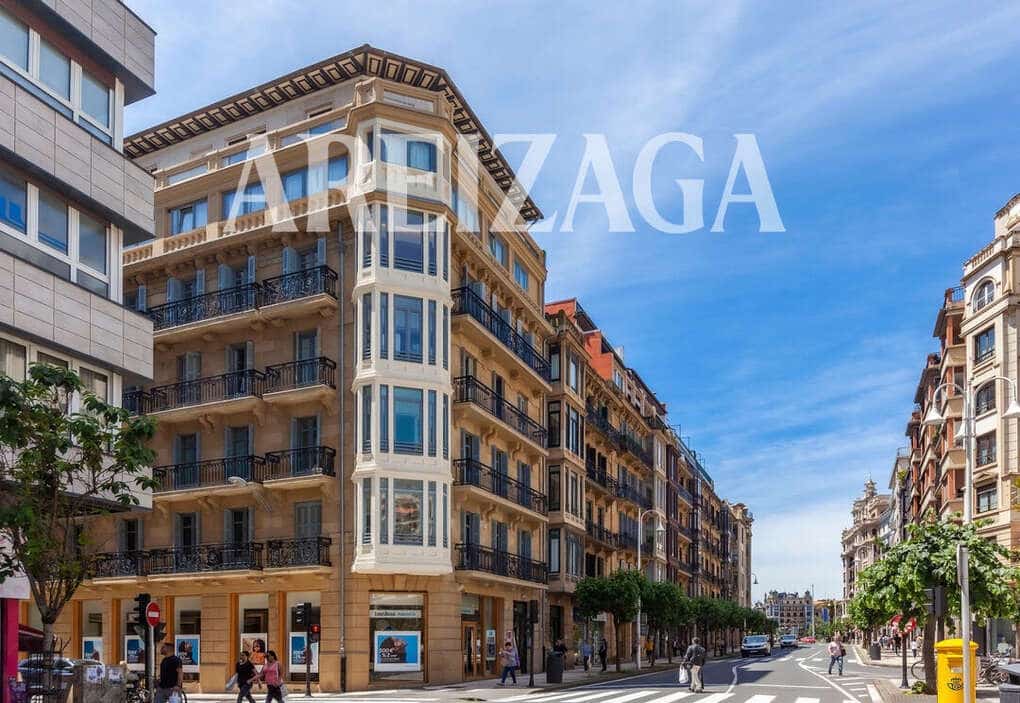 4 bedroom Flat for sale in Donostia-San Sebastian - € 960,000 (Ref: 10120907)