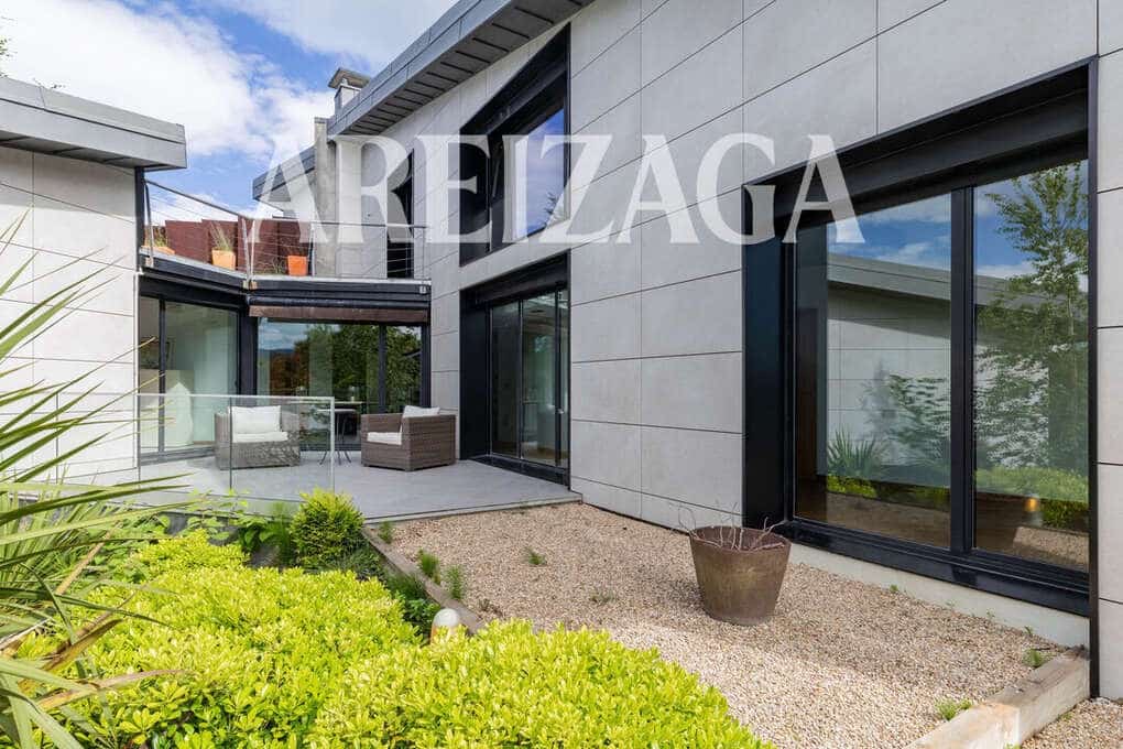 4 soveværelse Byhus til salg i Donostia-San Sebastian med swimmingpool garage - € 1.950.000 (Ref: 10154449)