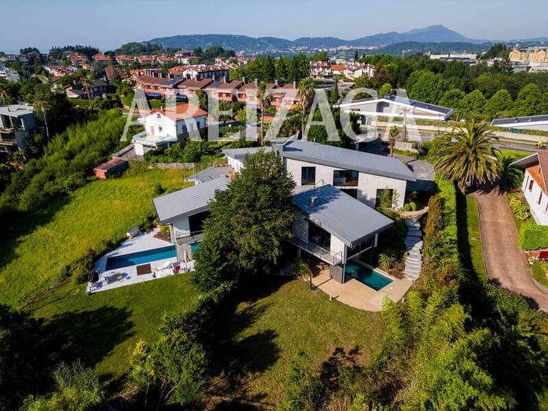 4 soveværelse Byhus til salg i Donostia-San Sebastian med swimmingpool garage - € 1.950.000 (Ref: 10154449)