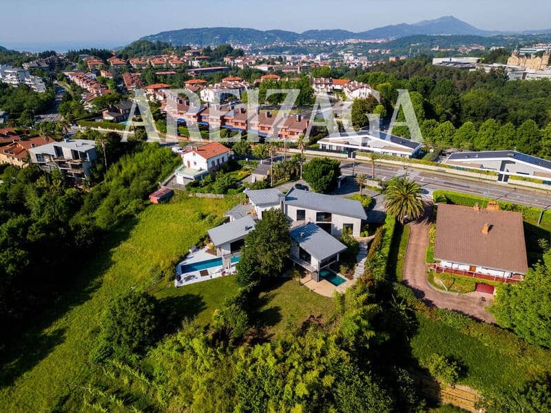4 soveværelse Byhus til salg i Donostia-San Sebastian med swimmingpool garage - € 1.950.000 (Ref: 10154449)