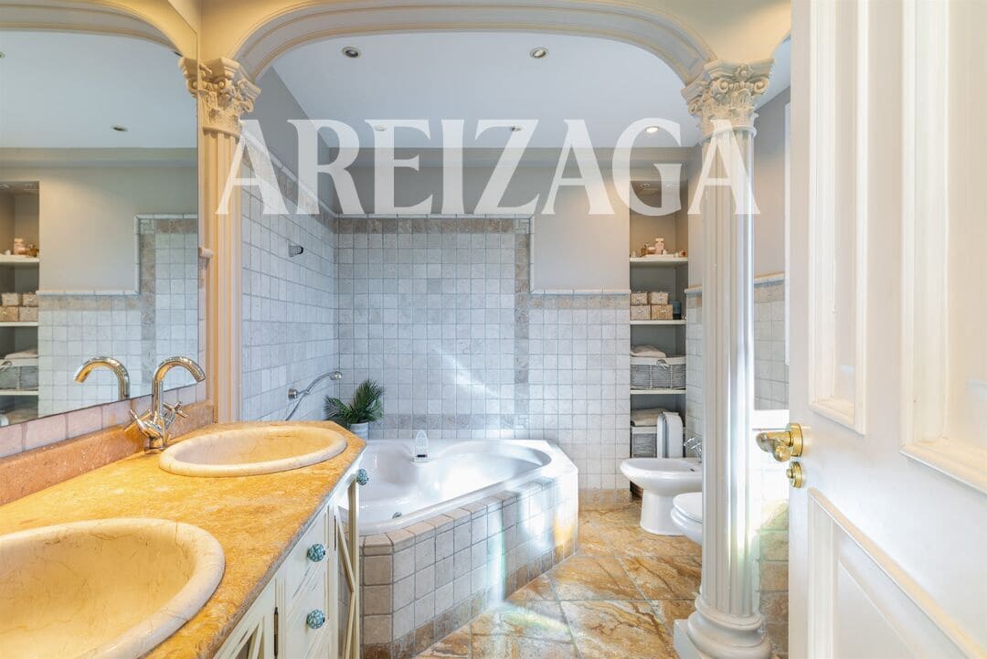 5 soveværelse Byhus til salg i Donostia-San Sebastian med garage - € 1.495.000 (Ref: 10165892)