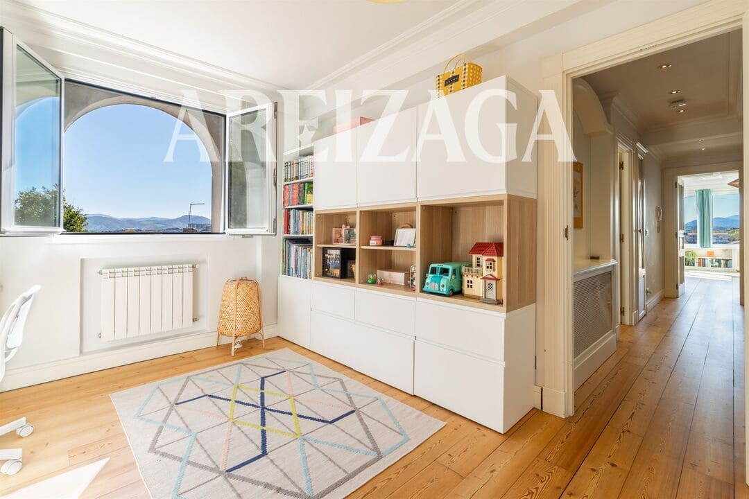 5 soveværelse Byhus til salg i Donostia-San Sebastian med garage - € 1.495.000 (Ref: 10165892)