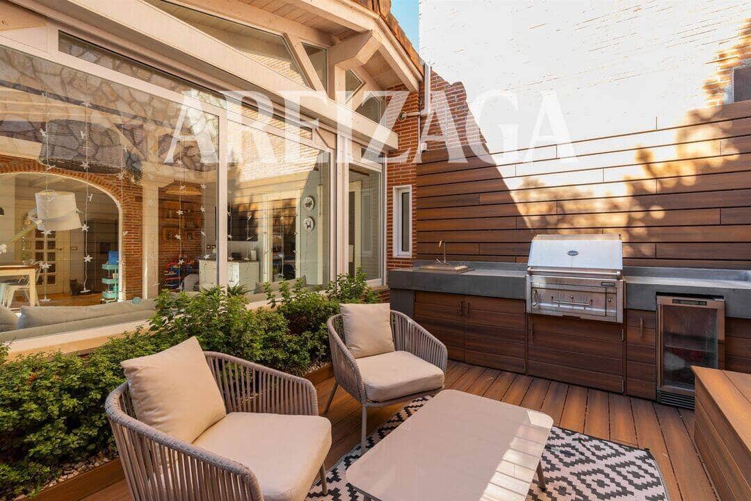 5 soveværelse Byhus til salg i Donostia-San Sebastian med garage - € 1.495.000 (Ref: 10165892)