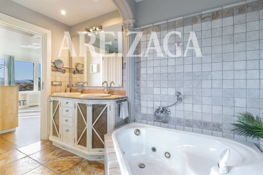 5 soveværelse Byhus til salg i Donostia-San Sebastian med garage - € 1.495.000 (Ref: 10165892)