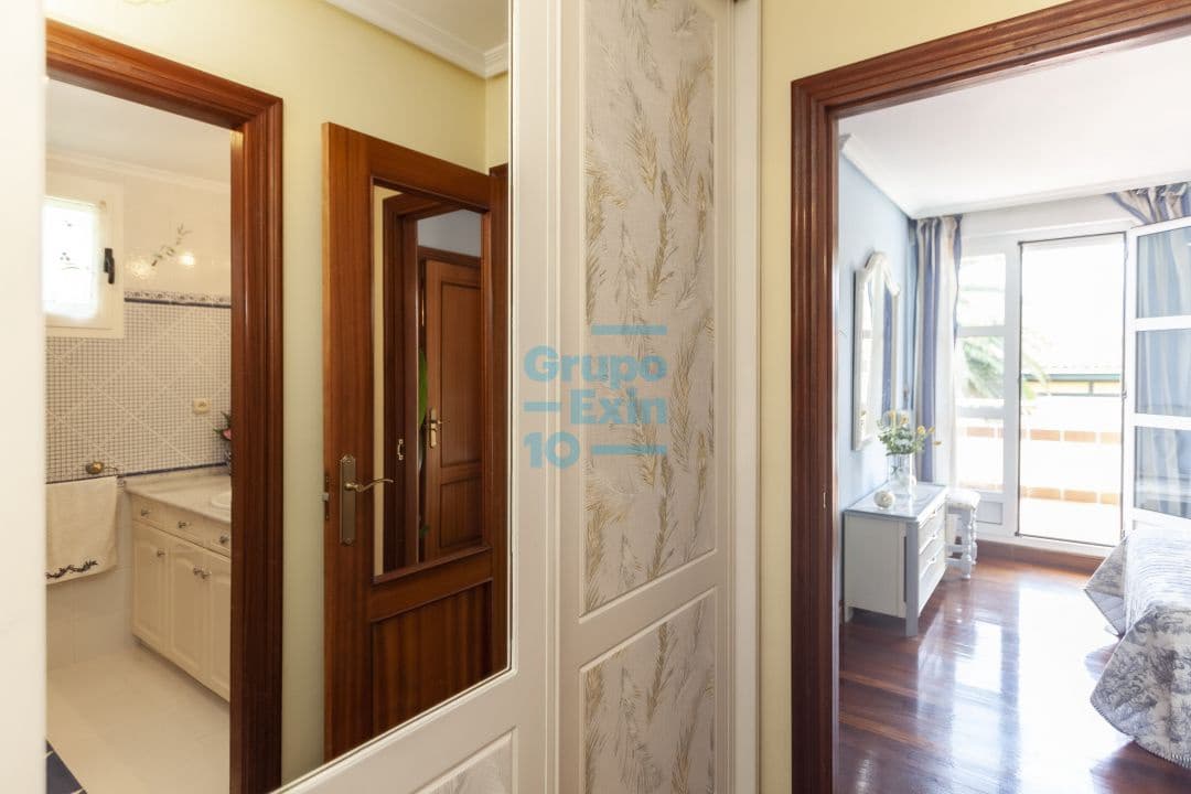 5 bedroom Villa for sale in Usurbil - € 1,000,000 (Ref: 7466618)