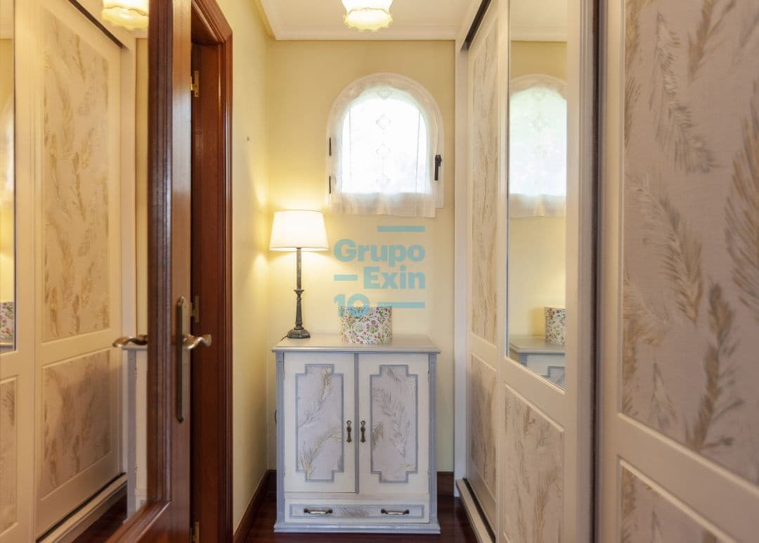 5 bedroom Villa for sale in Usurbil - € 1,000,000 (Ref: 7466618)