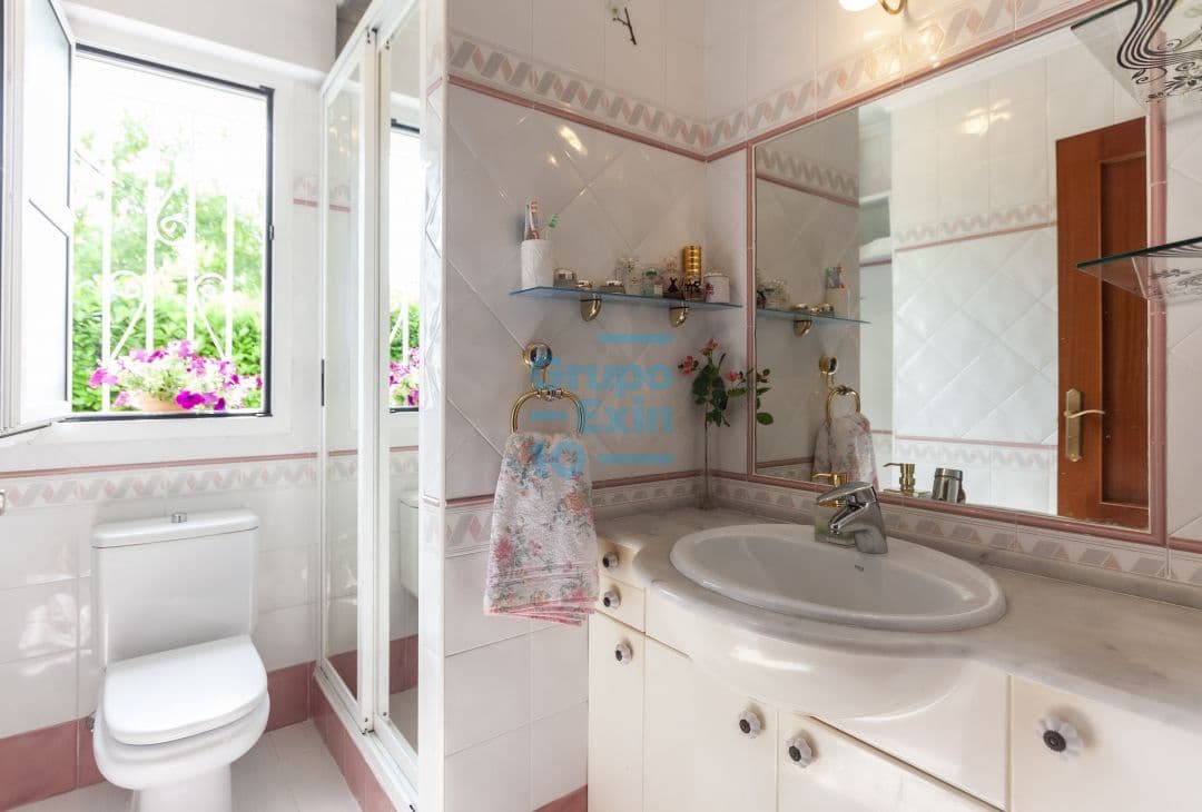 5 bedroom Villa for sale in Usurbil - € 1,000,000 (Ref: 7466618)